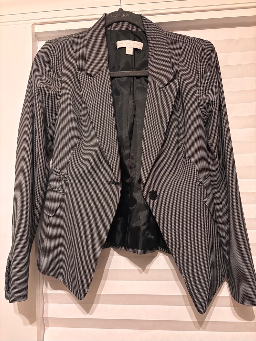 New York and Co Black & White Houndstooth One-Button Blazer